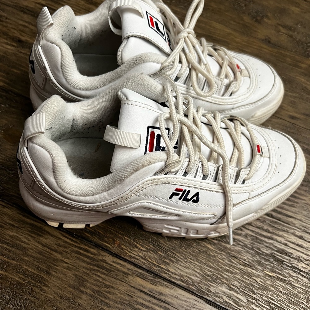 Womens, FILA Disruptor 2, premium chunky white, 90’s style, sneakers.